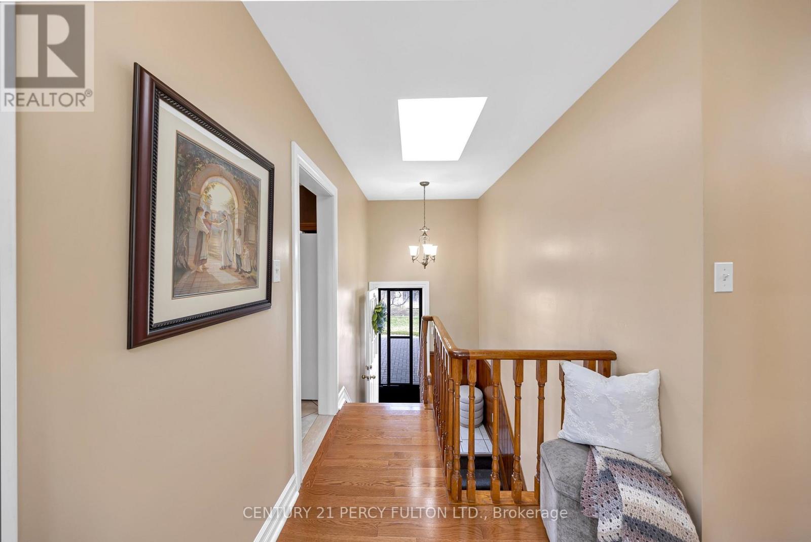 2553 Stillmeadow Drive, Mississauga, Ontario  L5B 1X8 - Photo 9 - W12942706