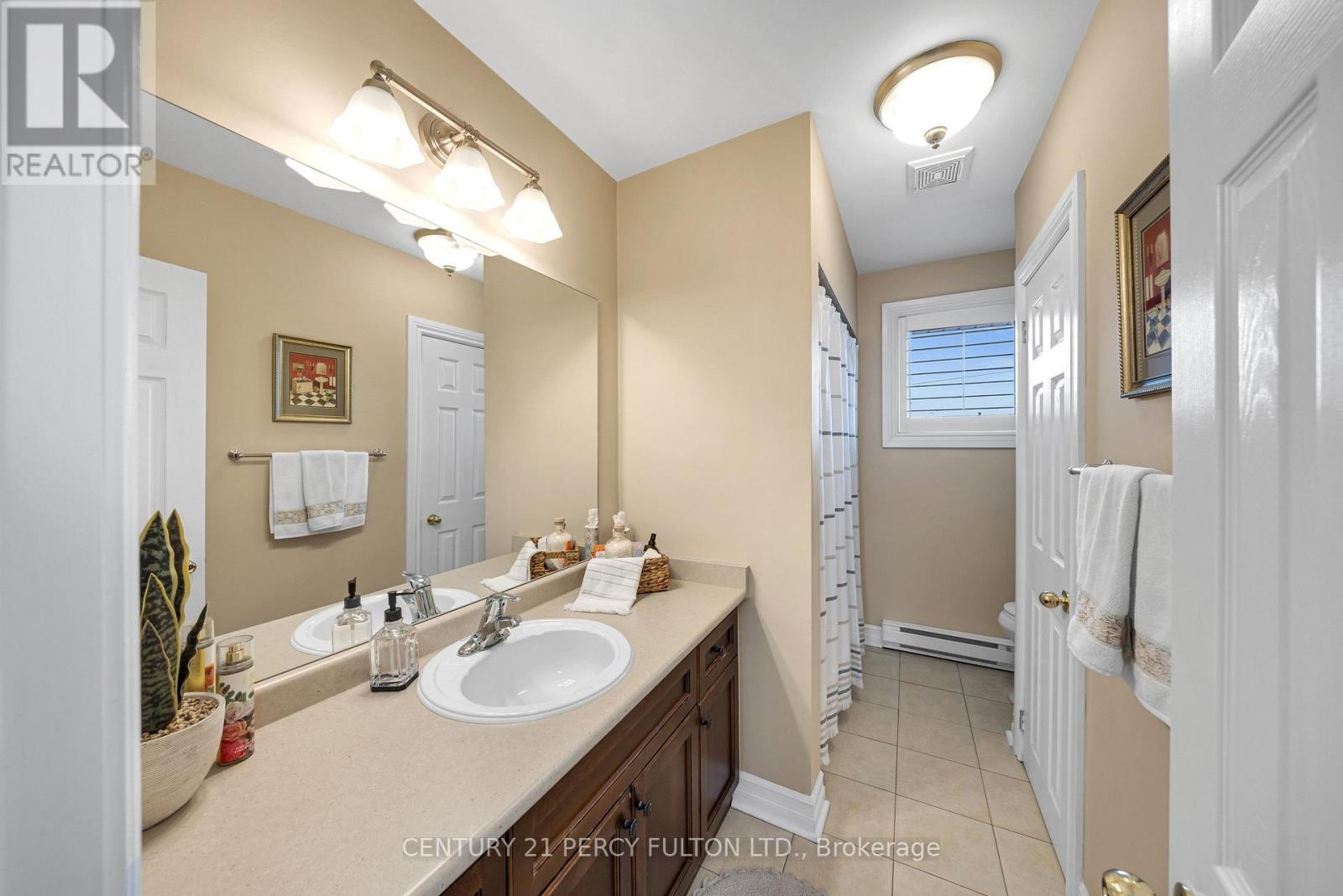 2553 Stillmeadow Drive, Mississauga, Ontario  L5B 1X8 - Photo 23 - W12942706