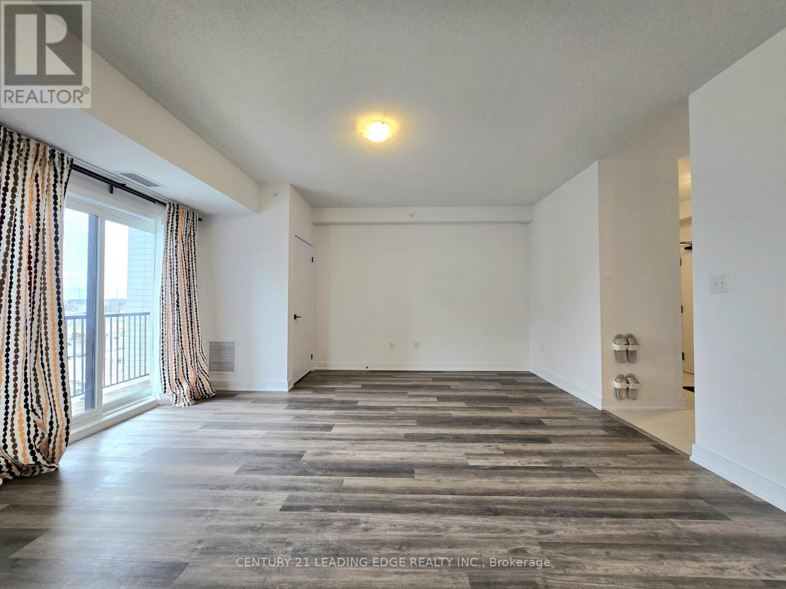 502 - 8 Culinary Lane, Barrie, Ontario  L9J 0T2 - Photo 6 - S12948588