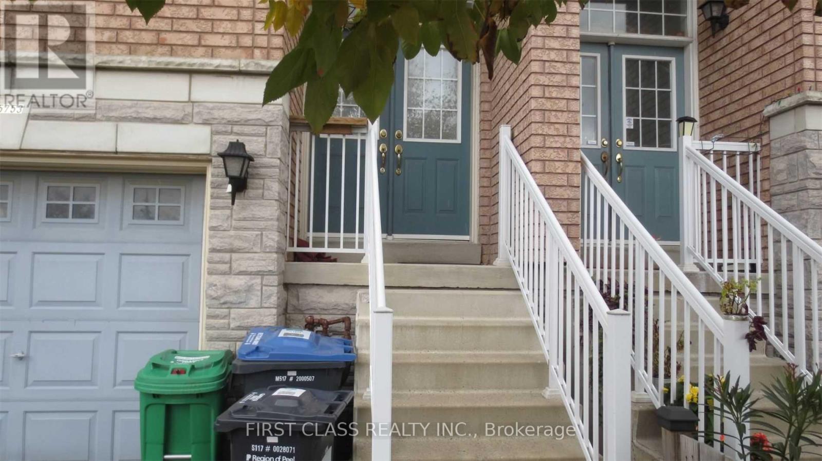 5753 Retreat Street, Mississauga, Ontario  L5R 0B5 - Photo 2 - W12948600