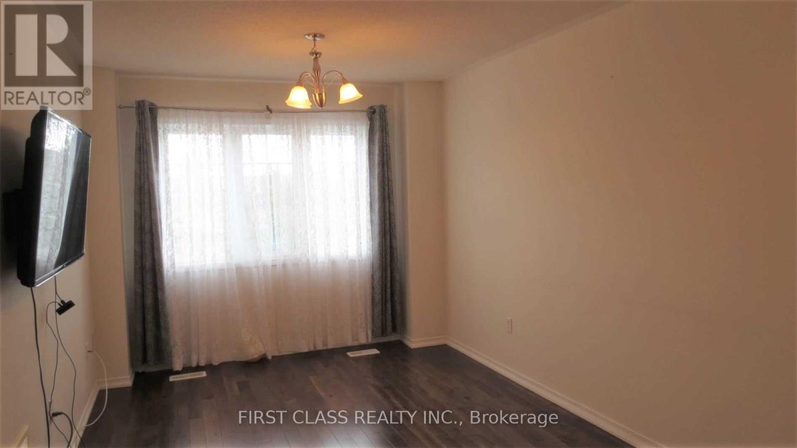5753 Retreat Street, Mississauga, Ontario  L5R 0B5 - Photo 4 - W12948600