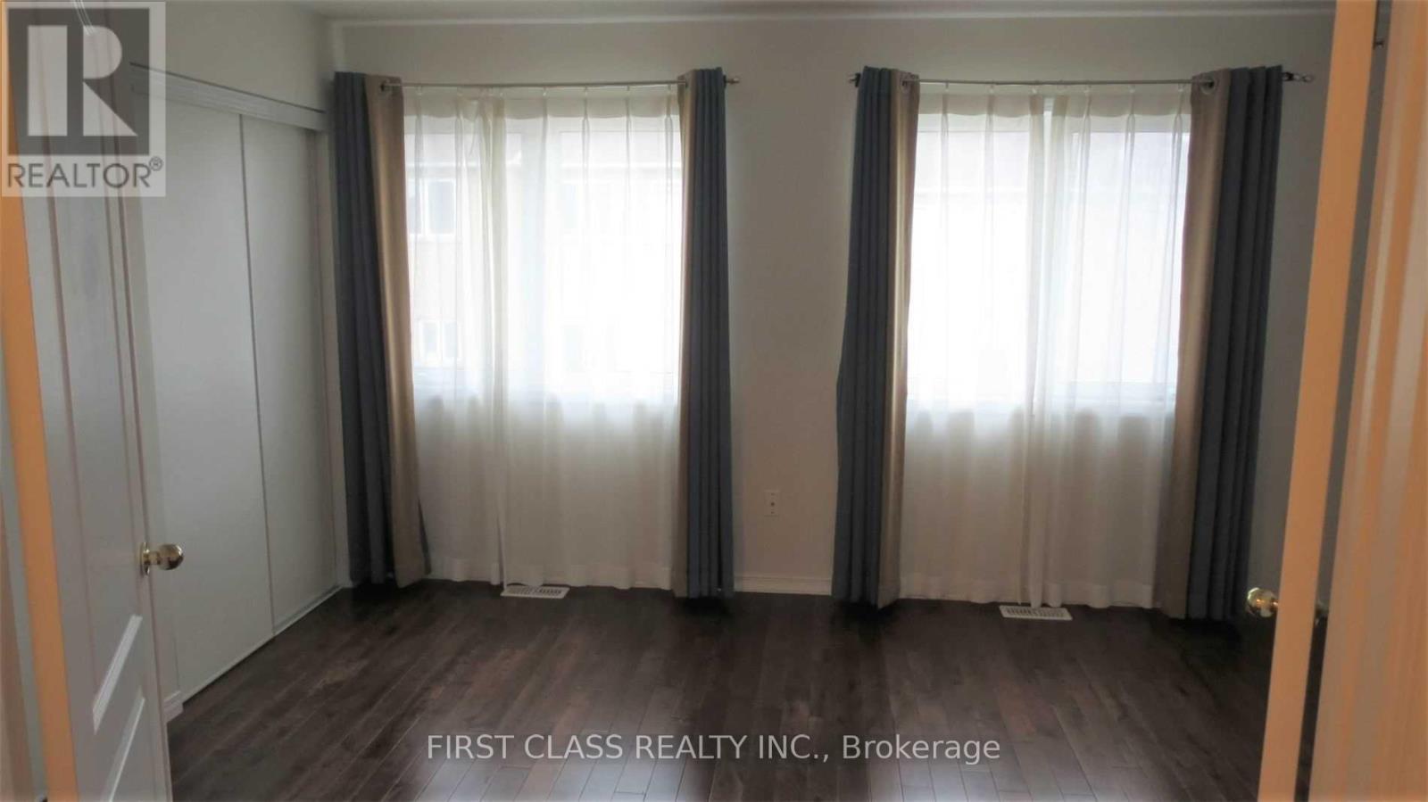 5753 Retreat Street, Mississauga, Ontario  L5R 0B5 - Photo 6 - W12948600