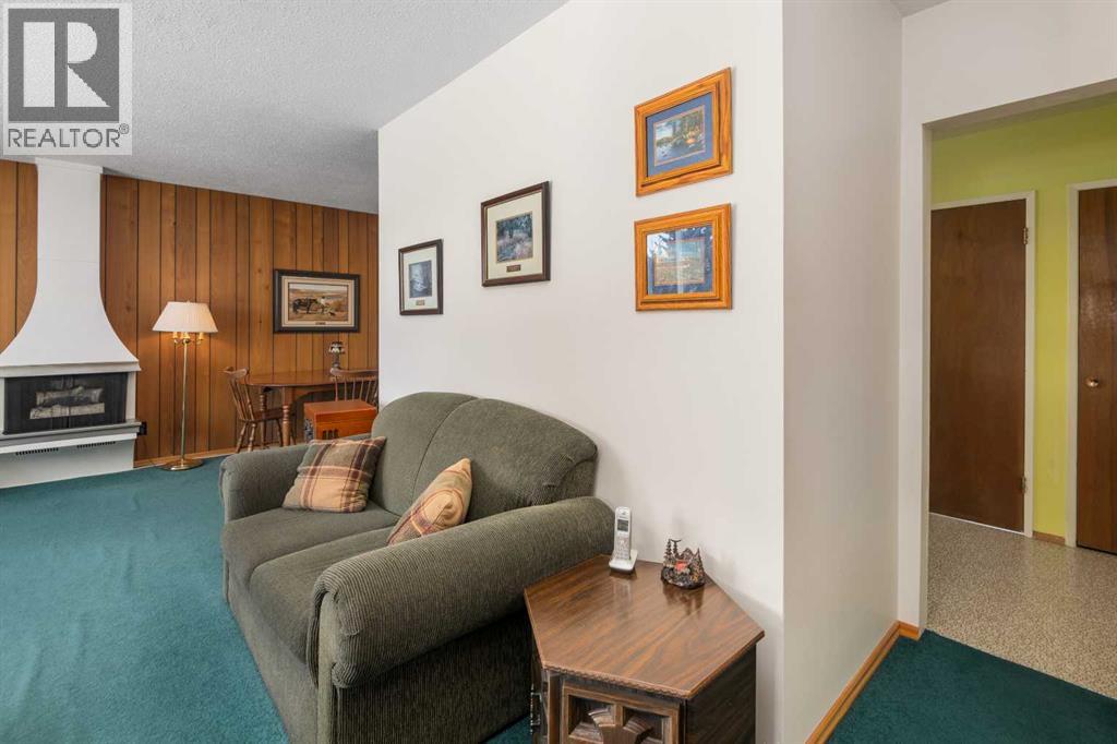 5039 Nemiskam Road Nw, Calgary, Alberta  T2K 2P8 - Photo 5 - A2291825