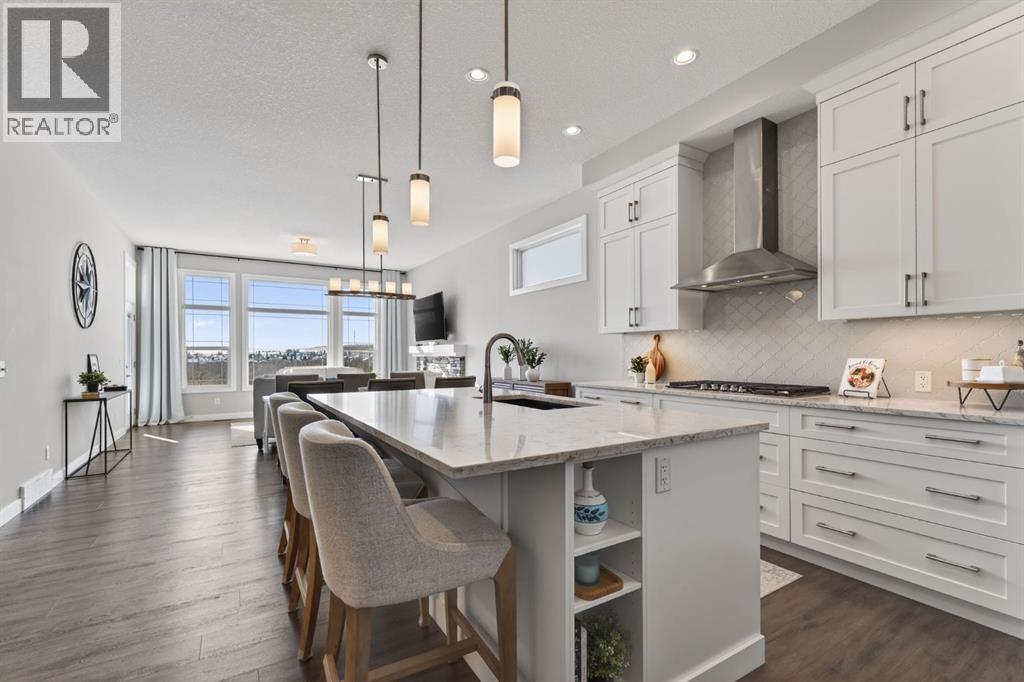 55 Mist Mountain Rise, Okotoks, Alberta  T1S 5R4 - Photo 3 - A2294310