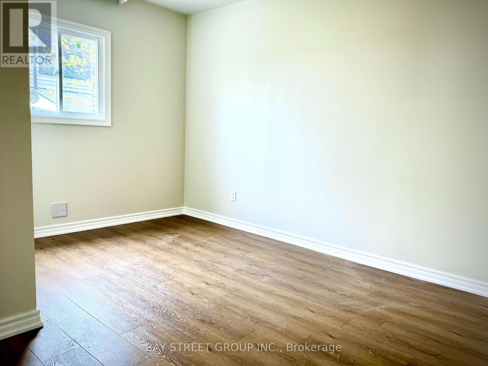 101 - 831 Beach Boulevard, Hamilton, Ontario  L8H 6Z2 - Photo 6 - X12948592