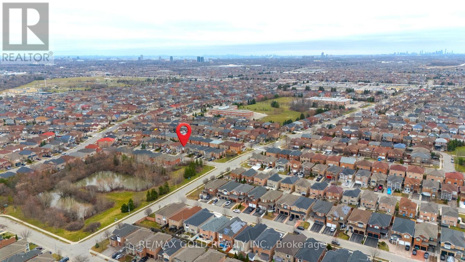 11 Schooner Drive, Brampton, Ontario  L7A 2Y9 - Photo 4 - W12946886