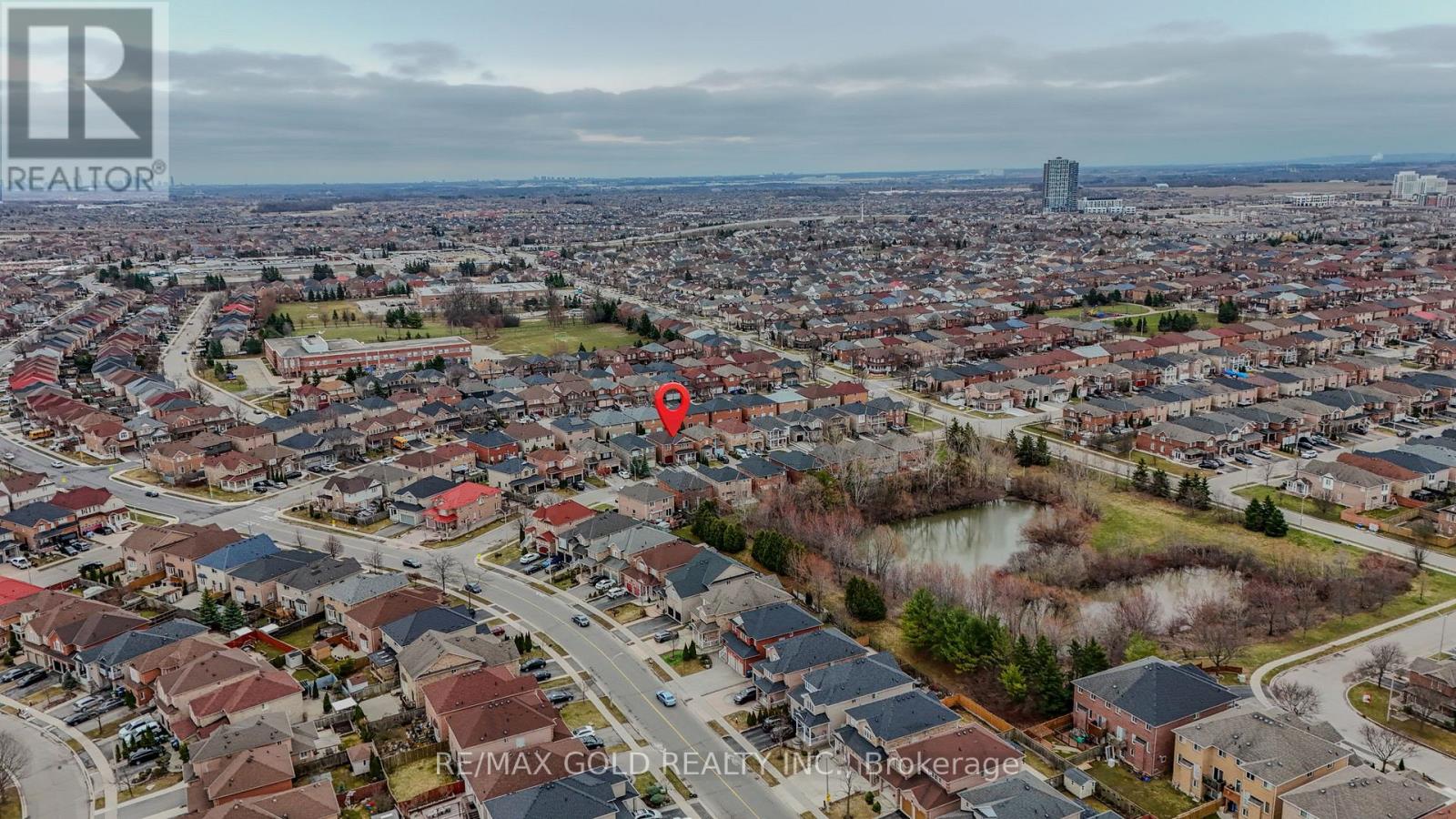 11 Schooner Drive, Brampton, Ontario  L7A 2Y9 - Photo 5 - W12946886