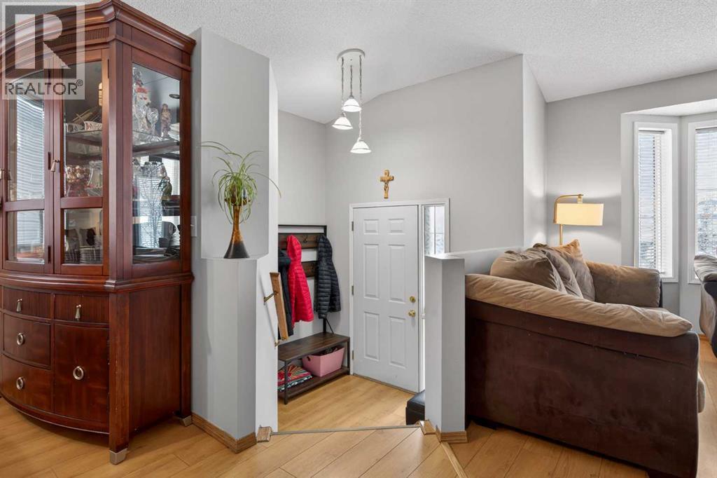 173 Martin Crossing Crescent Ne, Calgary, Alberta  T3J 3T1 - Photo 3 - A2296291