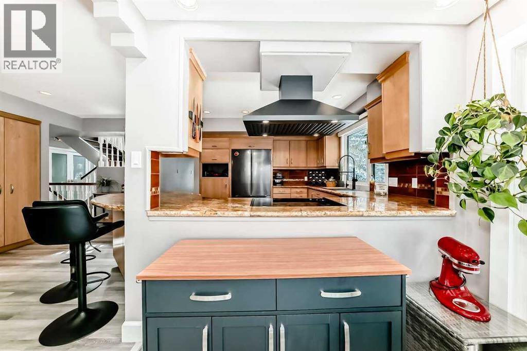 2002 Pump Hill Way Sw, Calgary, Alberta  T2V 4M4 - Photo 12 - A2298256