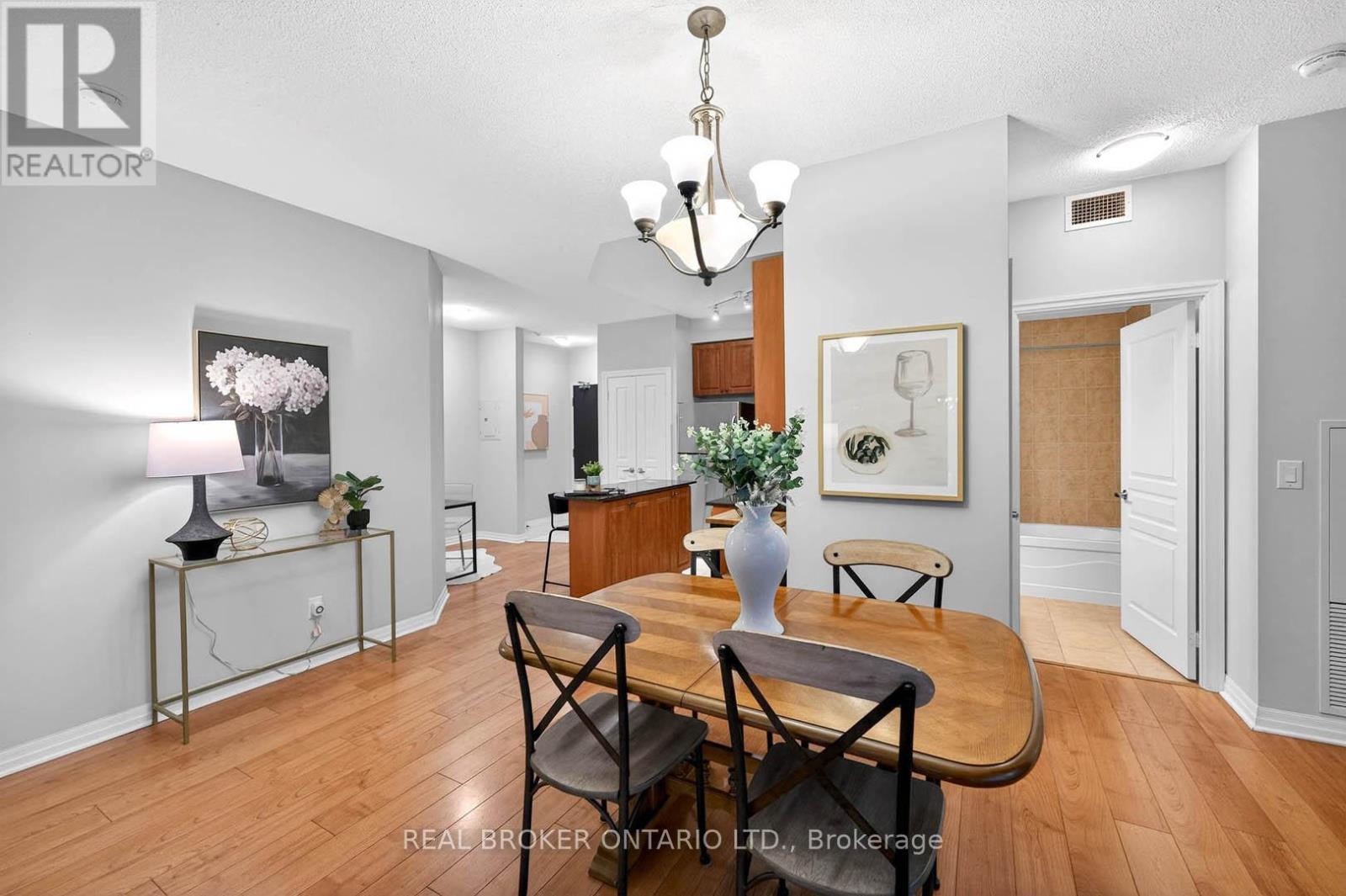 908 - 225 Webb Drive, Mississauga, Ontario  L5B 4P2 - Photo 17 - W12945654