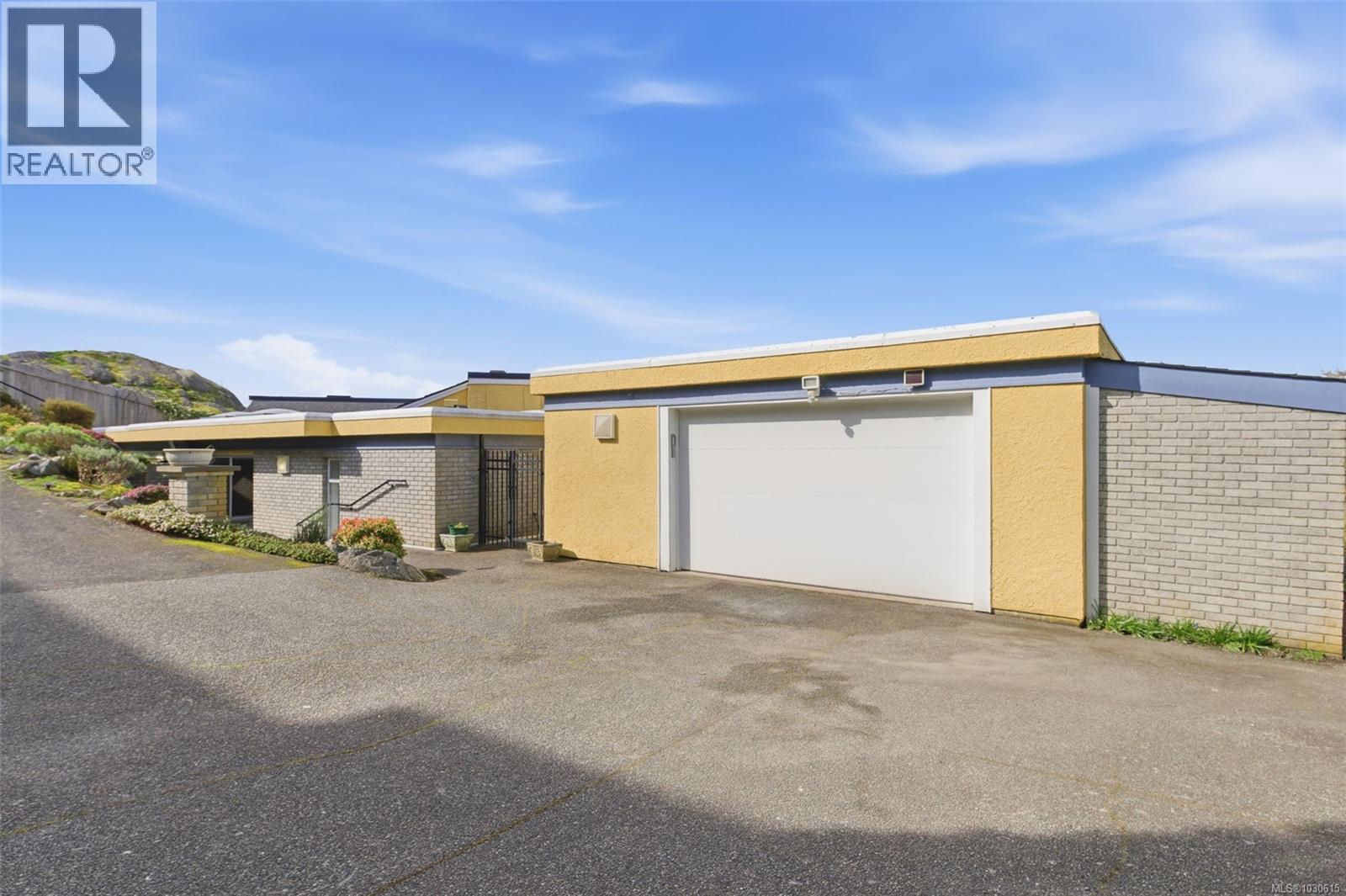 312 Clifton Terr, Esquimalt, British Columbia  V9A 5X9 - Photo 21 - 1030615