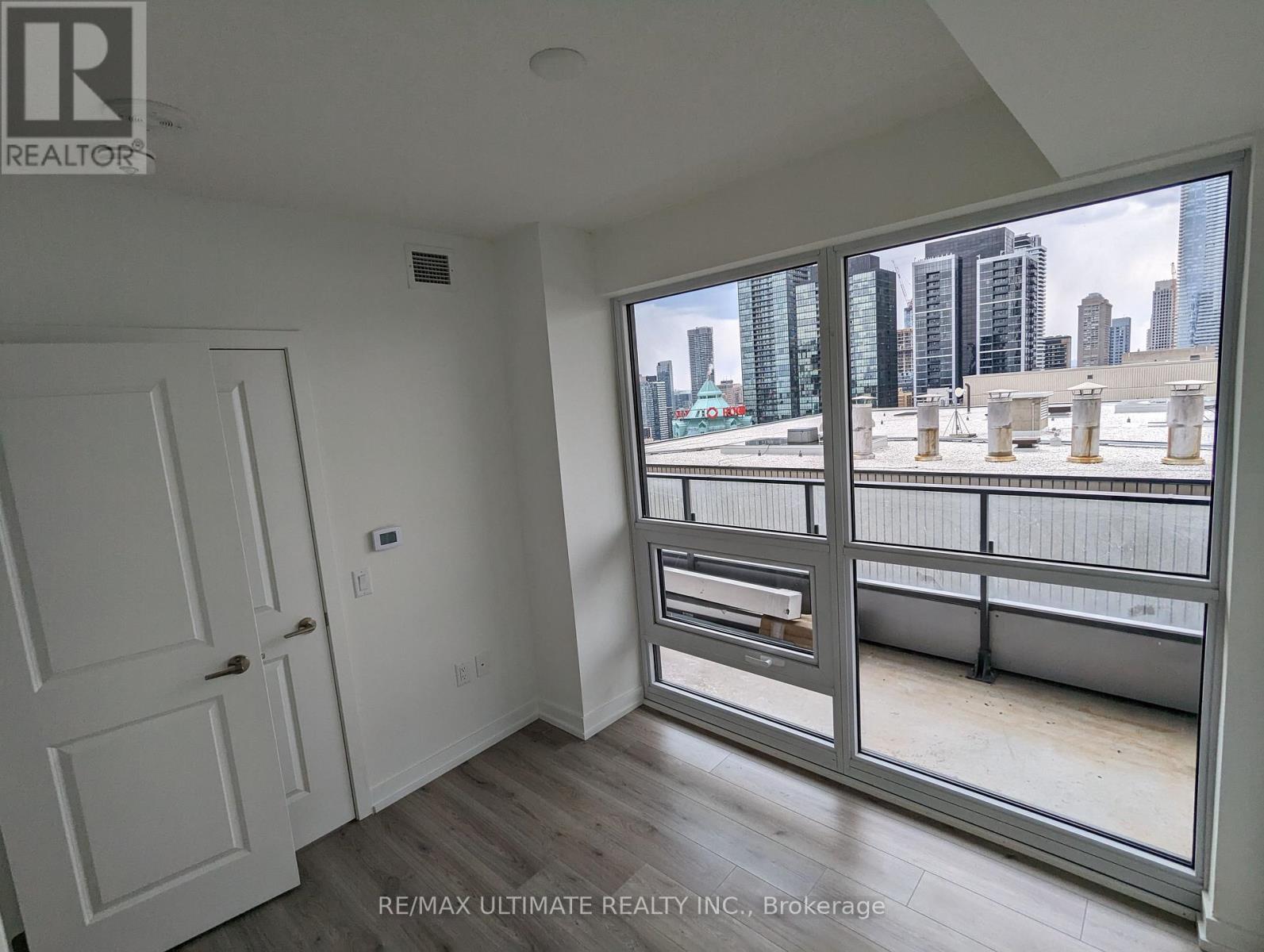 395 Bloor Street, Toronto, Ontario  M4W 0B4 - Photo 6 - C12948624