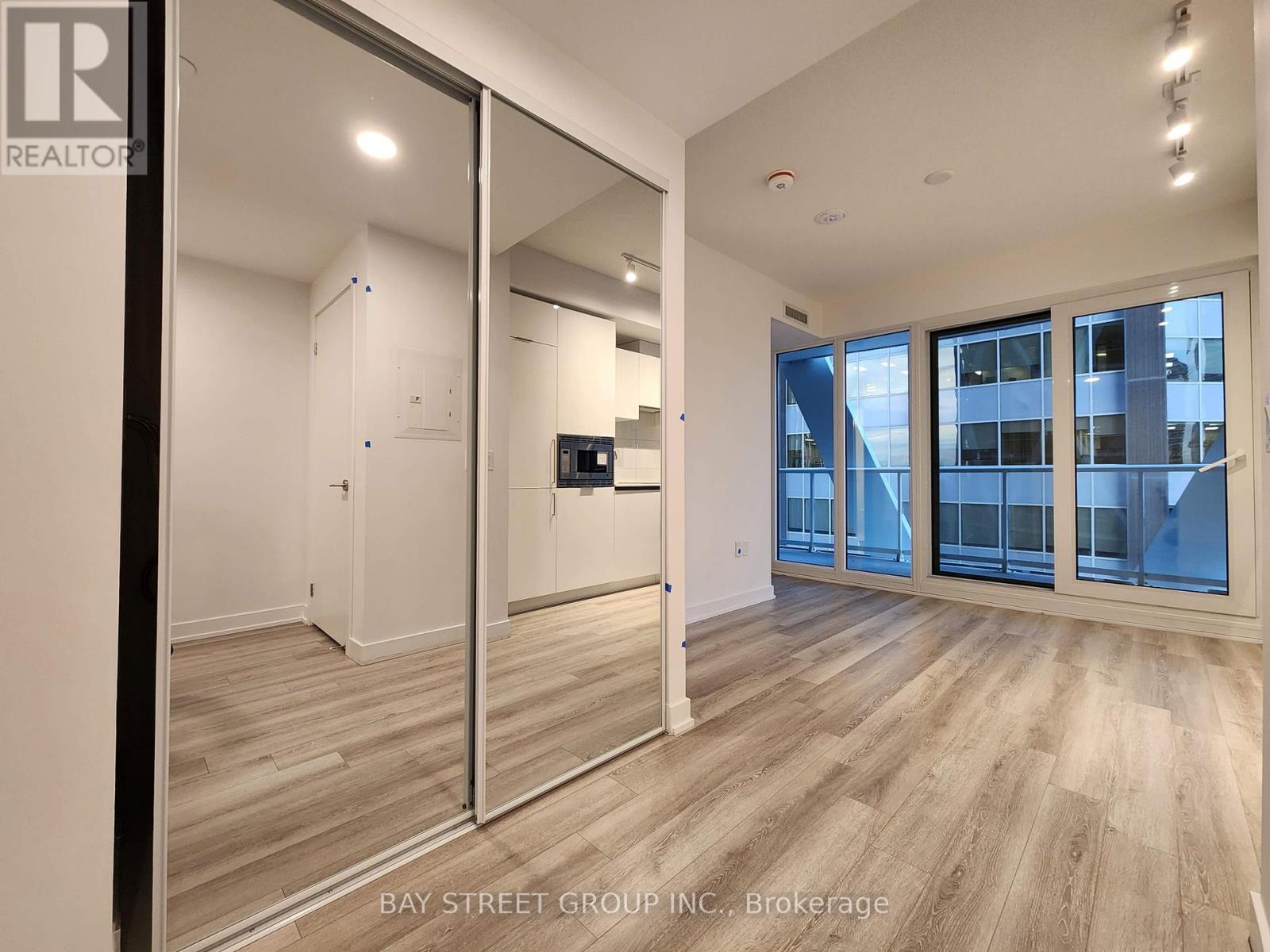 2013 - 230 Simcoe Street, Toronto, Ontario  M5T 0G7 - Photo 3 - C12948644