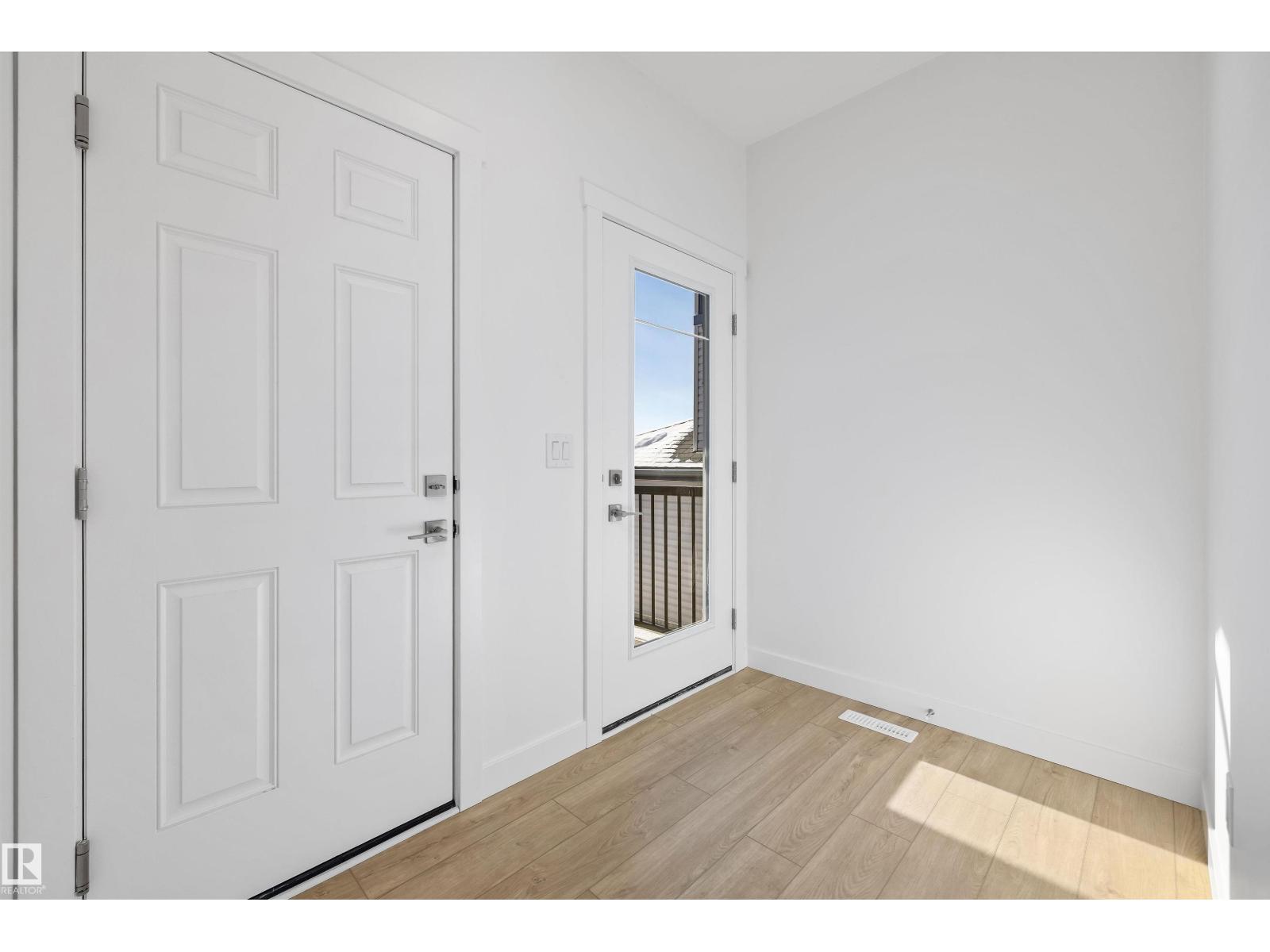 1054 Cristall Cr Sw, Edmonton, Alberta  T6W 5S6 - Photo 2 - E4480171