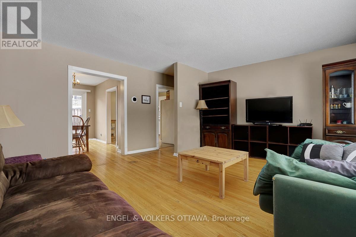B - 765 Springland Drive, Ottawa, Ontario  K1V 6L9 - Photo 10 - X12948614
