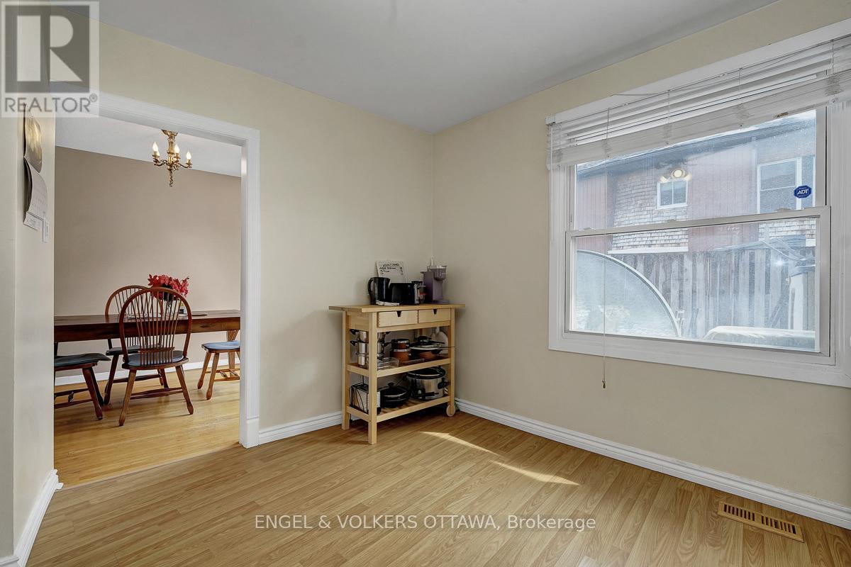 B - 765 Springland Drive, Ottawa, Ontario  K1V 6L9 - Photo 12 - X12948614
