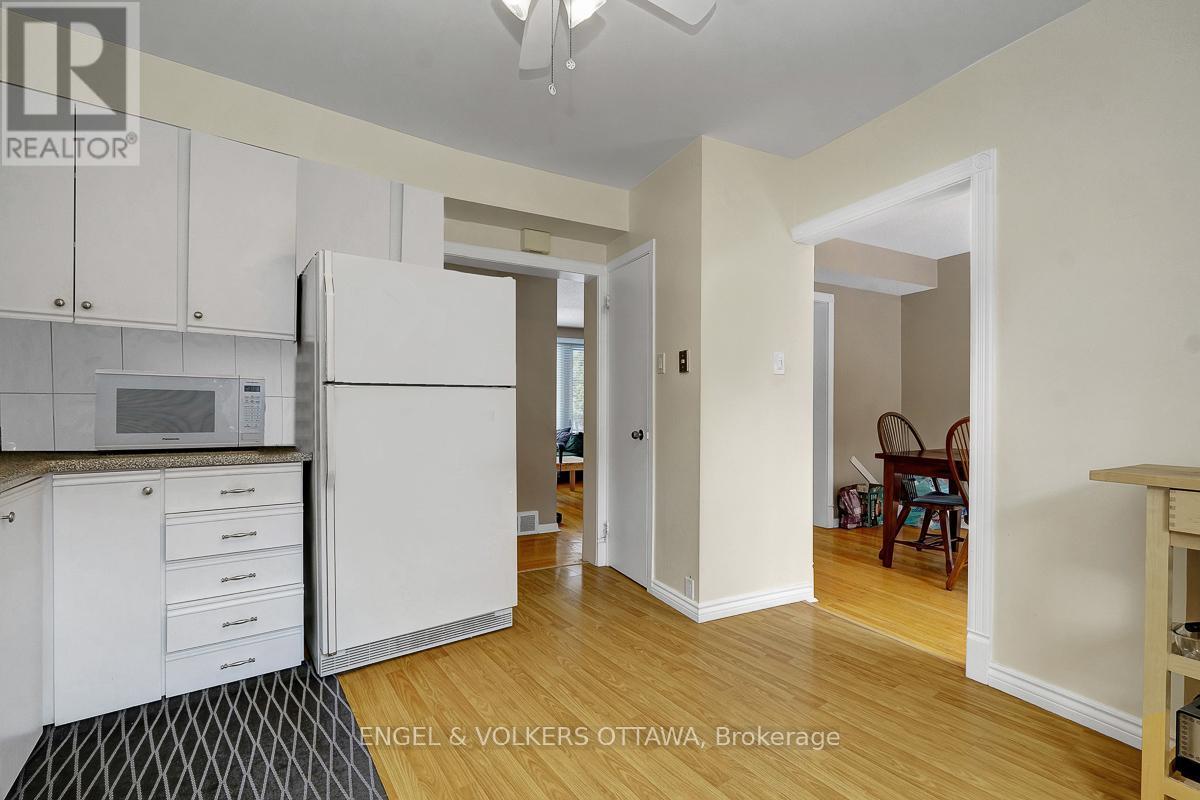 B - 765 Springland Drive, Ottawa, Ontario  K1V 6L9 - Photo 13 - X12948614