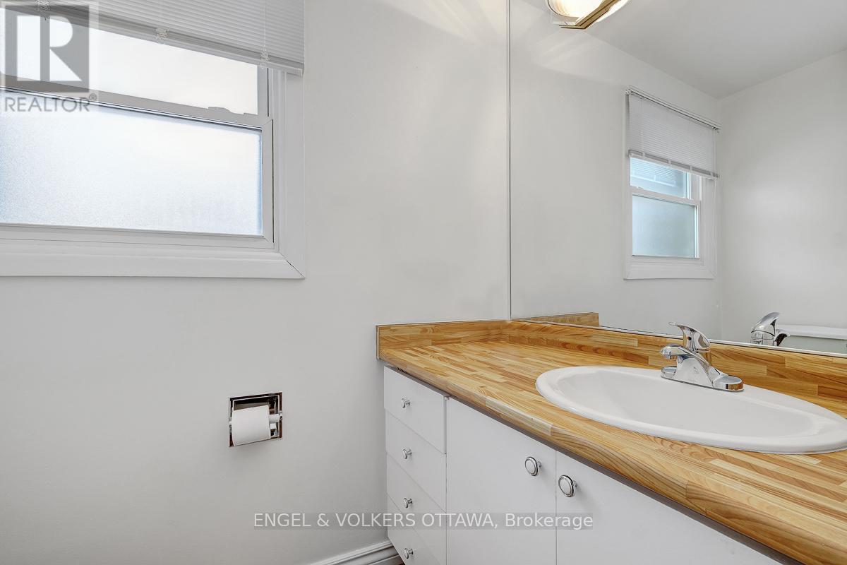 B - 765 Springland Drive, Ottawa, Ontario  K1V 6L9 - Photo 15 - X12948614