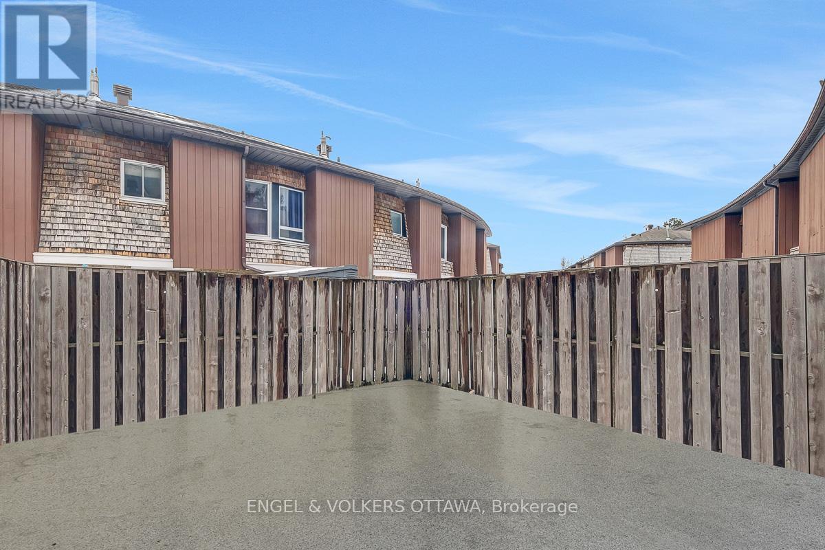 B - 765 Springland Drive, Ottawa, Ontario  K1V 6L9 - Photo 29 - X12948614