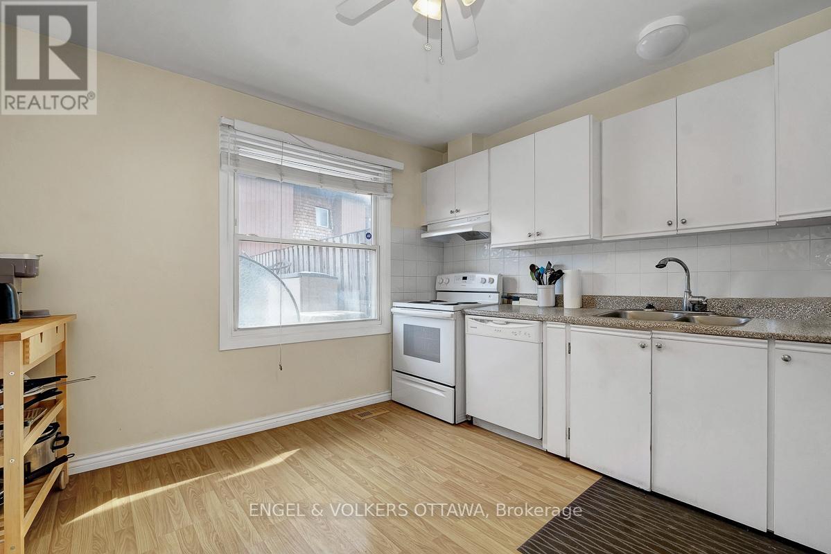 B - 765 Springland Drive, Ottawa, Ontario  K1V 6L9 - Photo 5 - X12948614