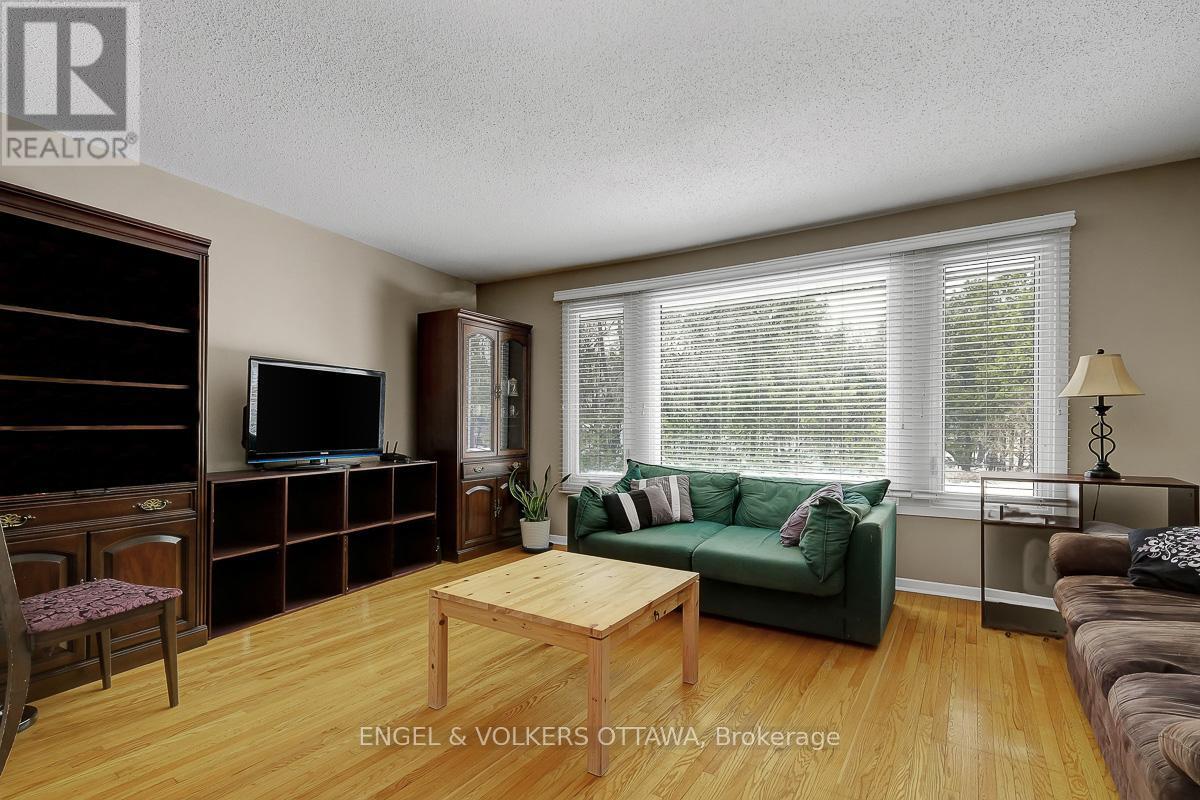 B - 765 Springland Drive, Ottawa, Ontario  K1V 6L9 - Photo 8 - X12948614