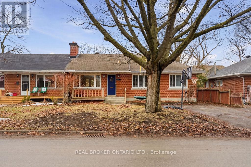 2086 BLOSSOM DRIVE, Ottawa, Ontario