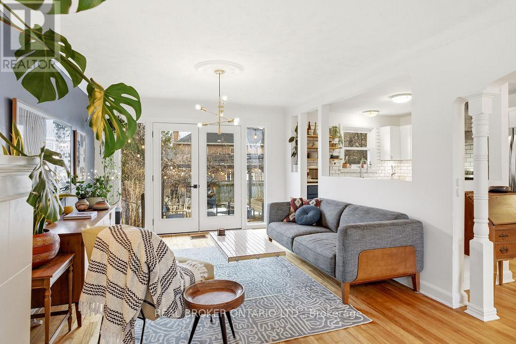 2086 Blossom Drive, Ottawa, Ontario  K1H 6G8 - Photo 12 - X12948652