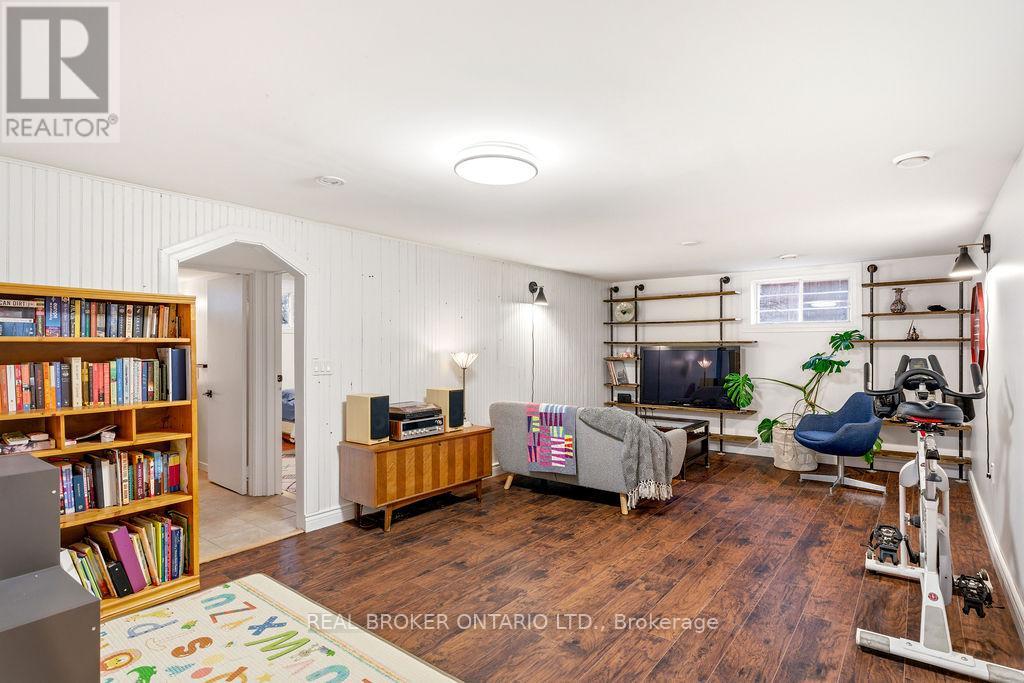 2086 Blossom Drive, Ottawa, Ontario  K1H 6G8 - Photo 25 - X12948652