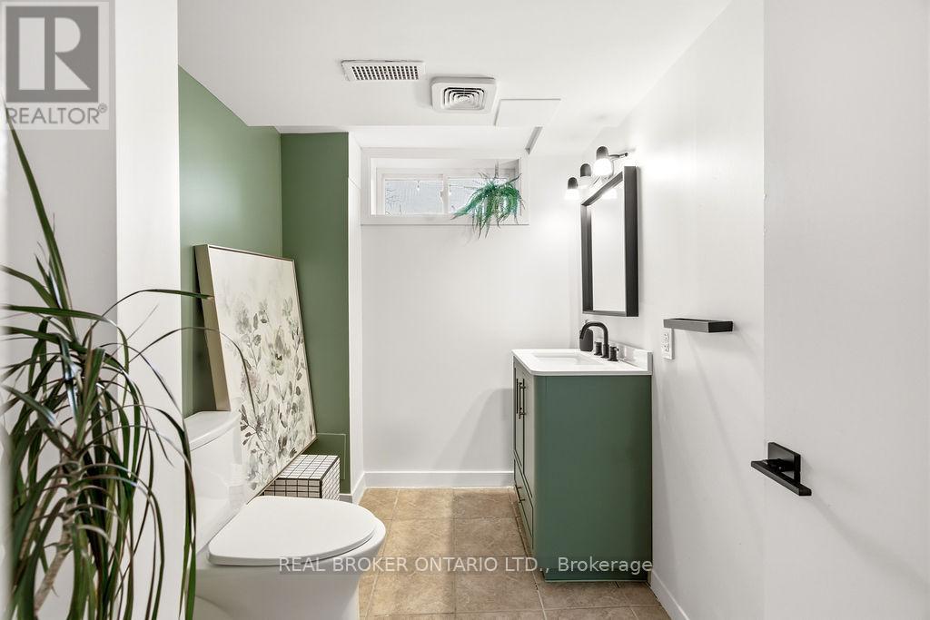 2086 Blossom Drive, Ottawa, Ontario  K1H 6G8 - Photo 27 - X12948652