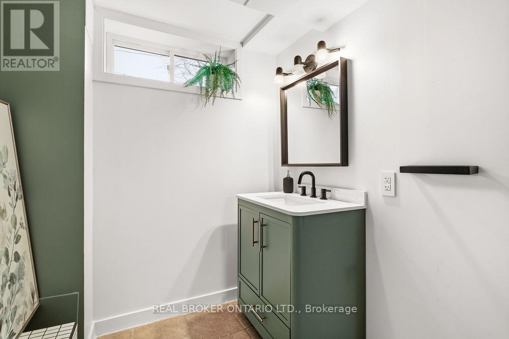 2086 Blossom Drive, Ottawa, Ontario  K1H 6G8 - Photo 28 - X12948652