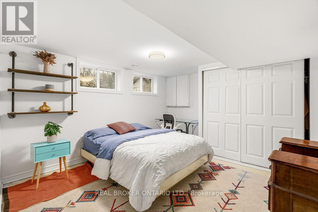 2086 Blossom Drive, Ottawa, Ontario  K1H 6G8 - Photo 29 - X12948652