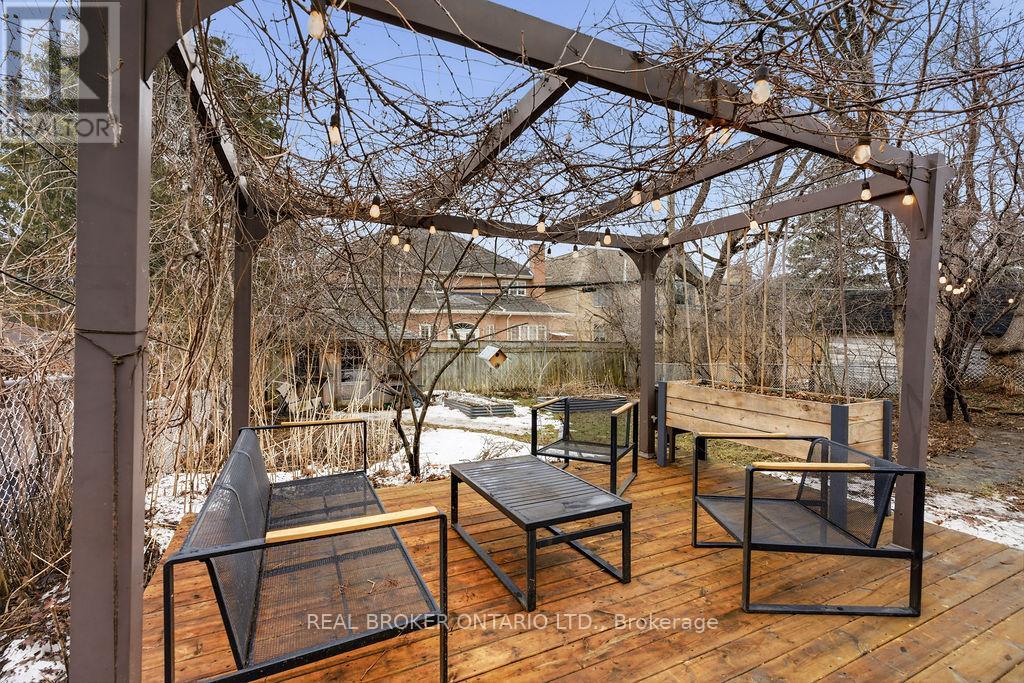 2086 Blossom Drive, Ottawa, Ontario  K1H 6G8 - Photo 30 - X12948652