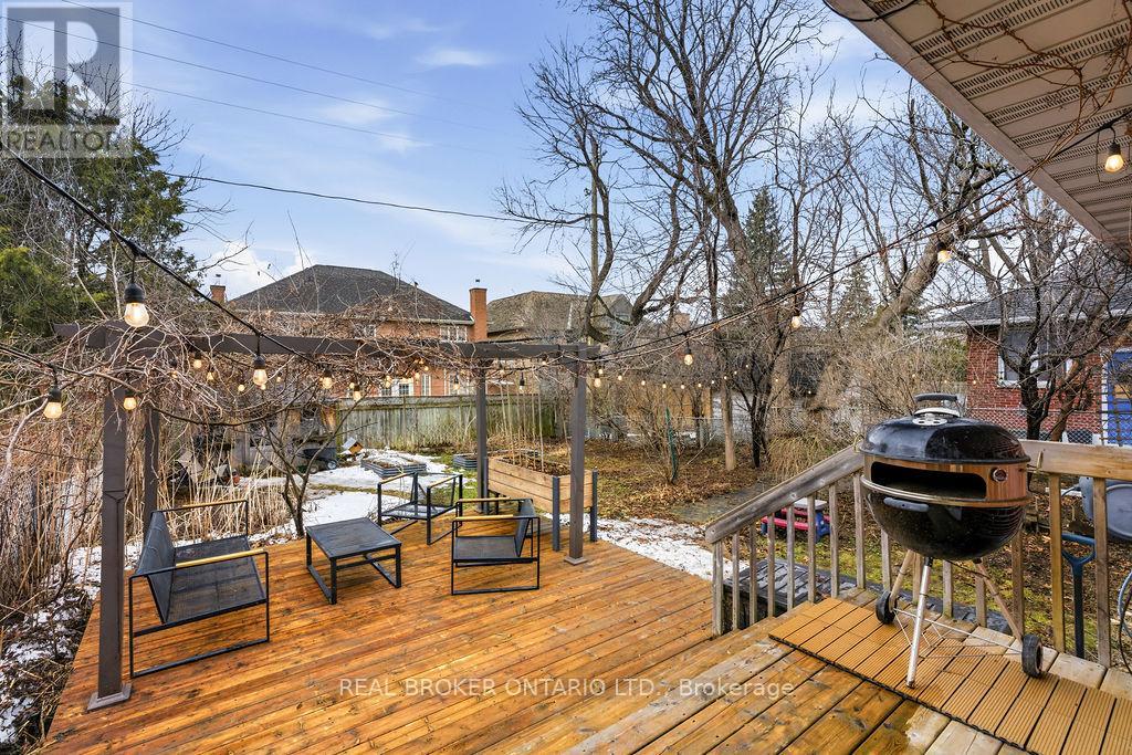 2086 Blossom Drive, Ottawa, Ontario  K1H 6G8 - Photo 31 - X12948652