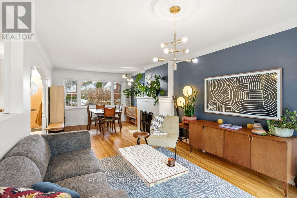 2086 Blossom Drive, Ottawa, Ontario  K1H 6G8 - Photo 7 - X12948652