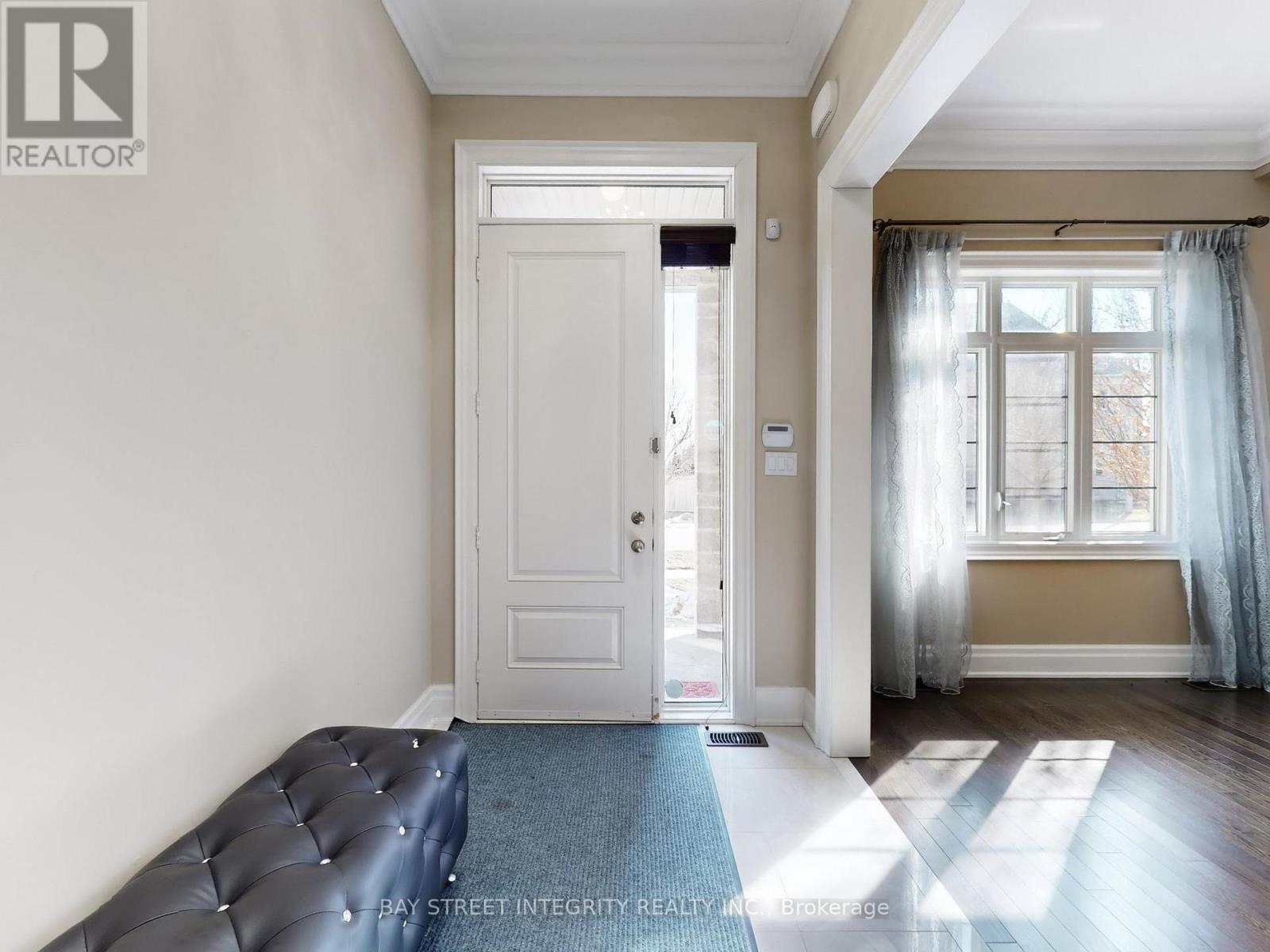 57 Strawbridge Farm Drive, Aurora, Ontario  L4G 0L2 - Photo 20 - N12948622