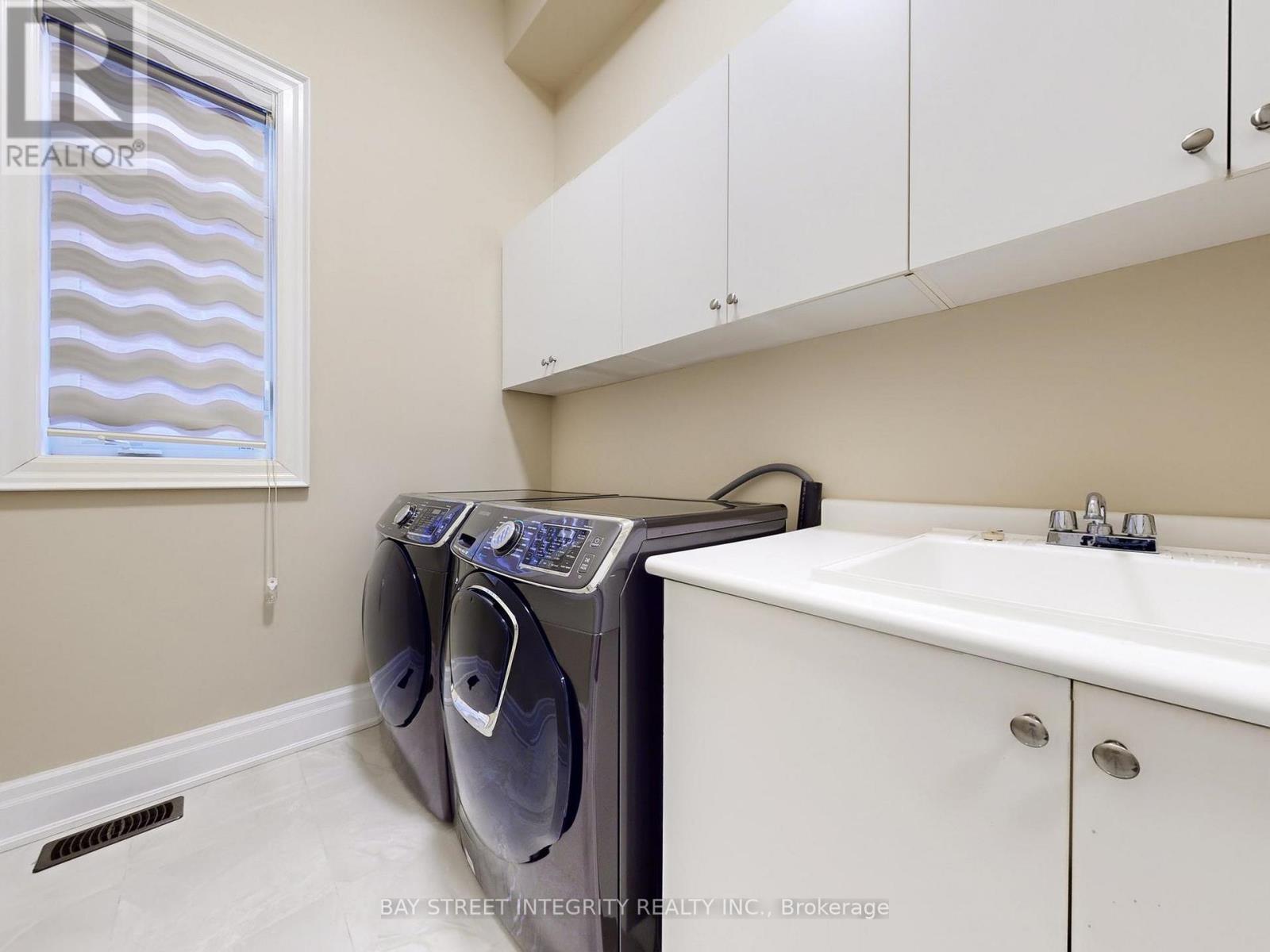 57 Strawbridge Farm Drive, Aurora, Ontario  L4G 0L2 - Photo 22 - N12948622