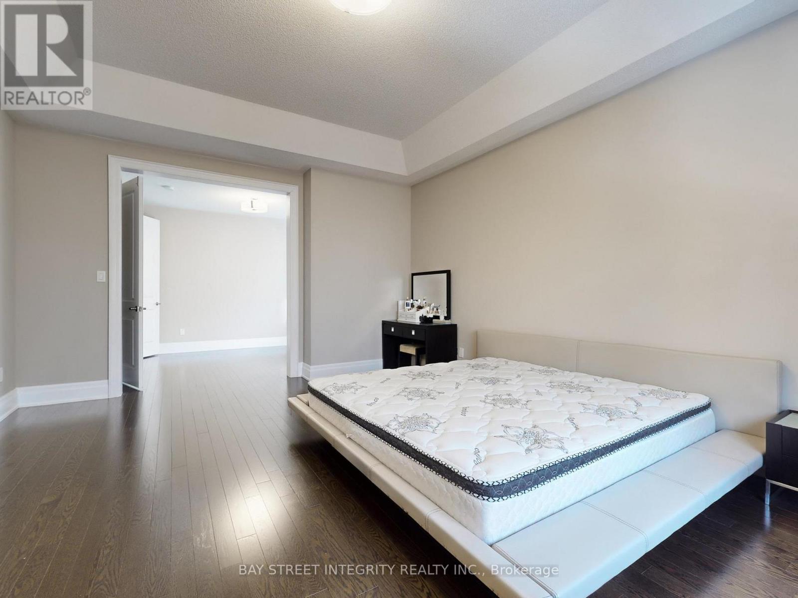 57 Strawbridge Farm Drive, Aurora, Ontario  L4G 0L2 - Photo 28 - N12948622