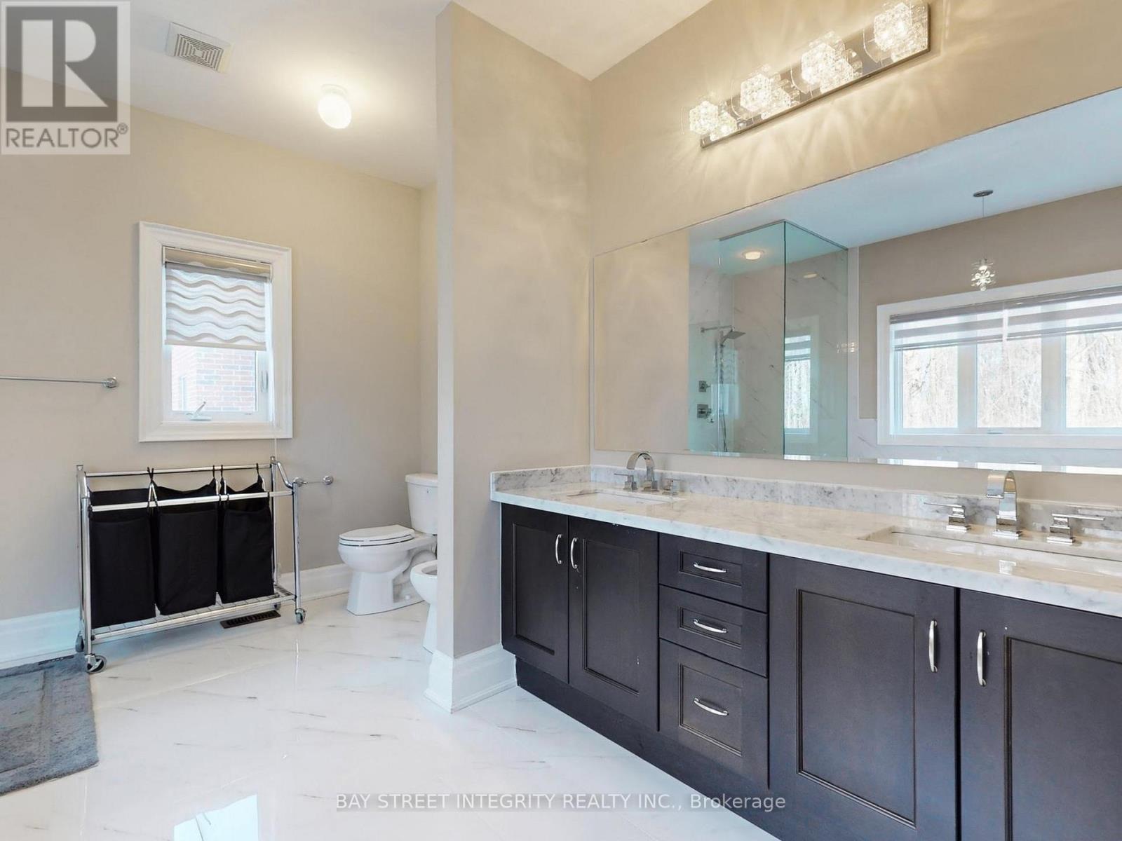 57 Strawbridge Farm Drive, Aurora, Ontario  L4G 0L2 - Photo 32 - N12948622