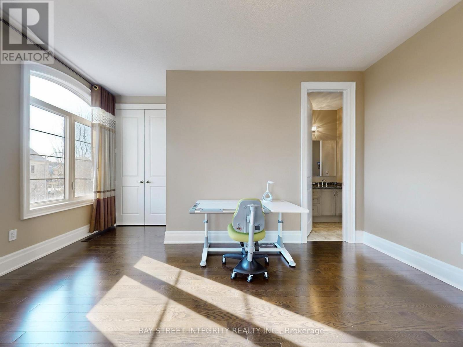 57 Strawbridge Farm Drive, Aurora, Ontario  L4G 0L2 - Photo 40 - N12948622