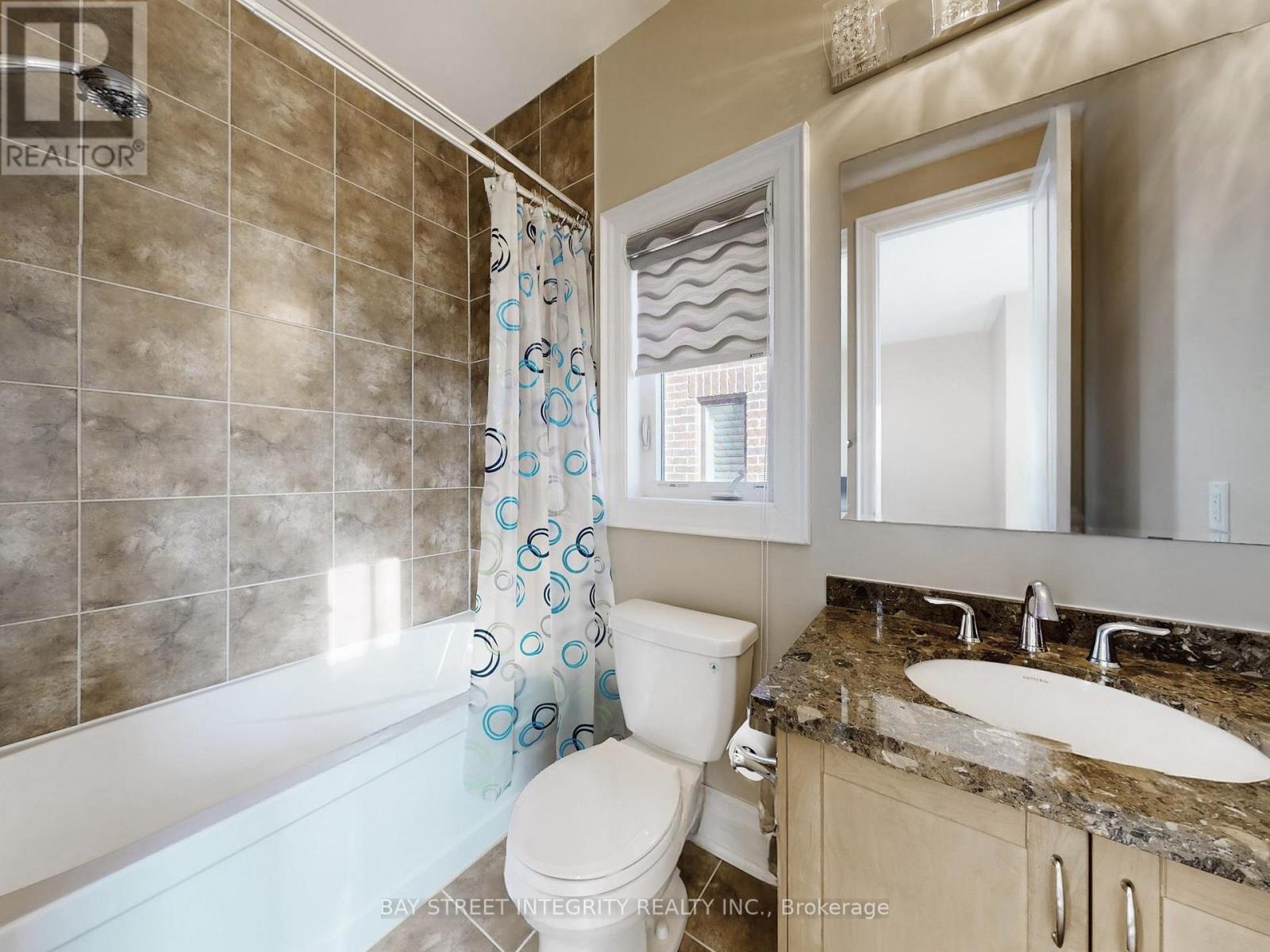 57 Strawbridge Farm Drive, Aurora, Ontario  L4G 0L2 - Photo 42 - N12948622