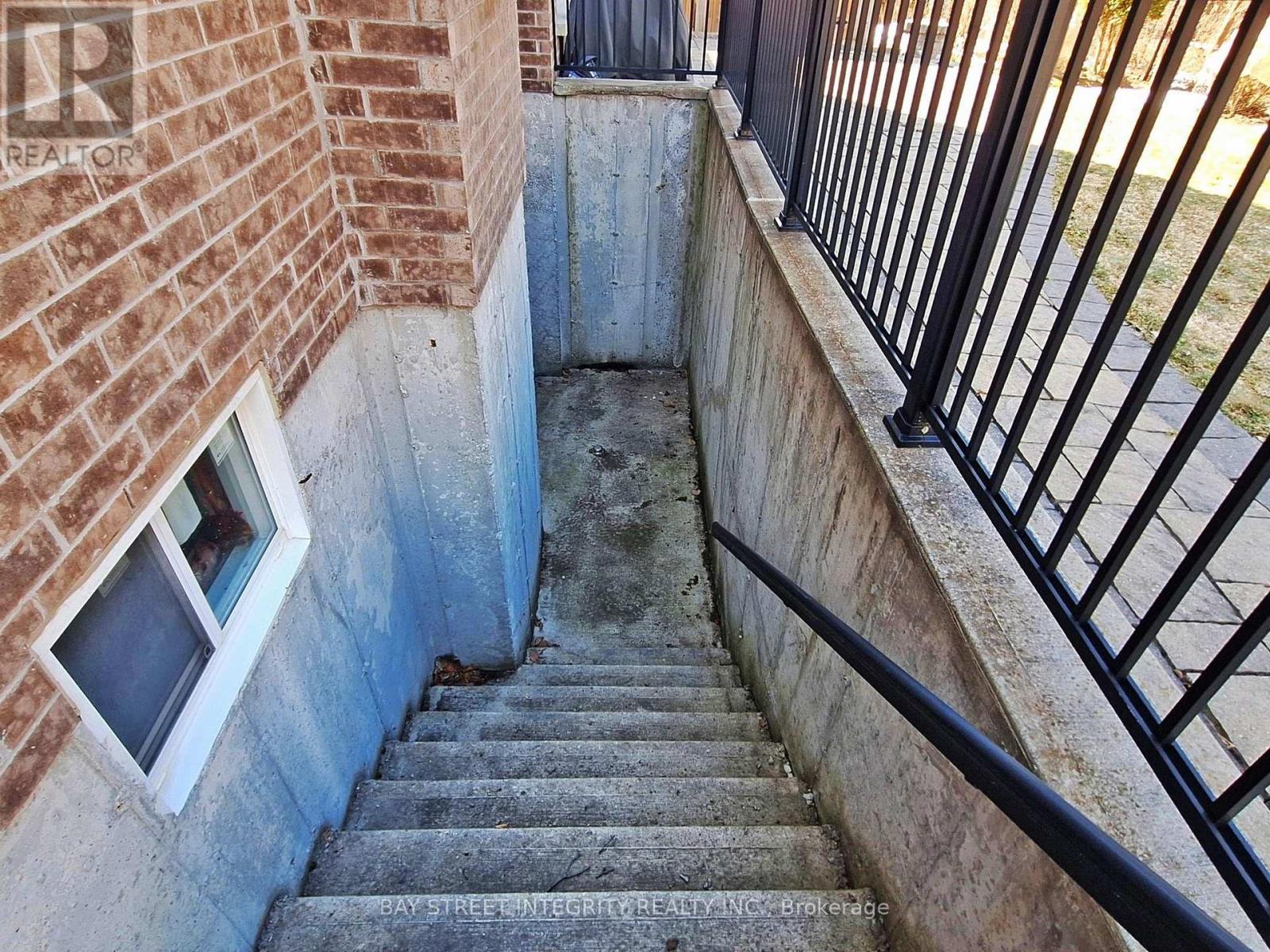 57 Strawbridge Farm Drive, Aurora, Ontario  L4G 0L2 - Photo 44 - N12948622