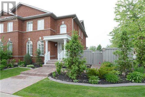 100 Castle Park Boulevard, Vaughan, Ontario  L4H 2R7 - Photo 2 - N12948642