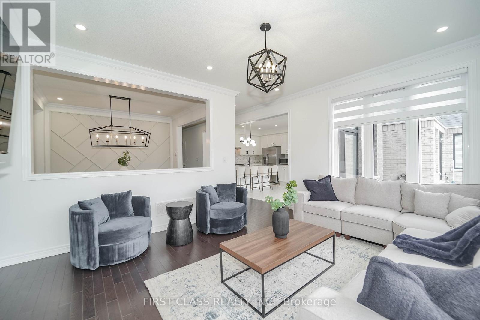 101 Thicketwood Avenue, Barrie, Ontario  L9J 0W8 - Photo 3 - S12948630