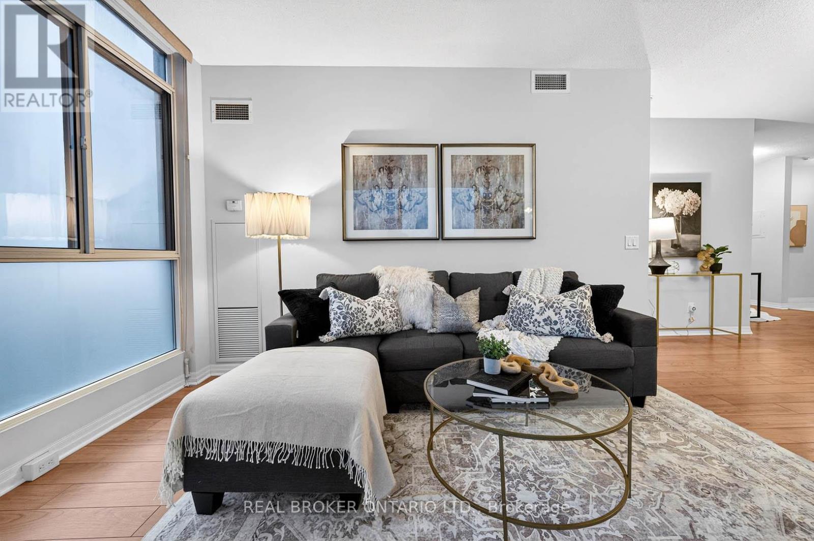 908 - 225 Webb Drive, Mississauga, Ontario  L5B 4P2 - Photo 15 - W12945654