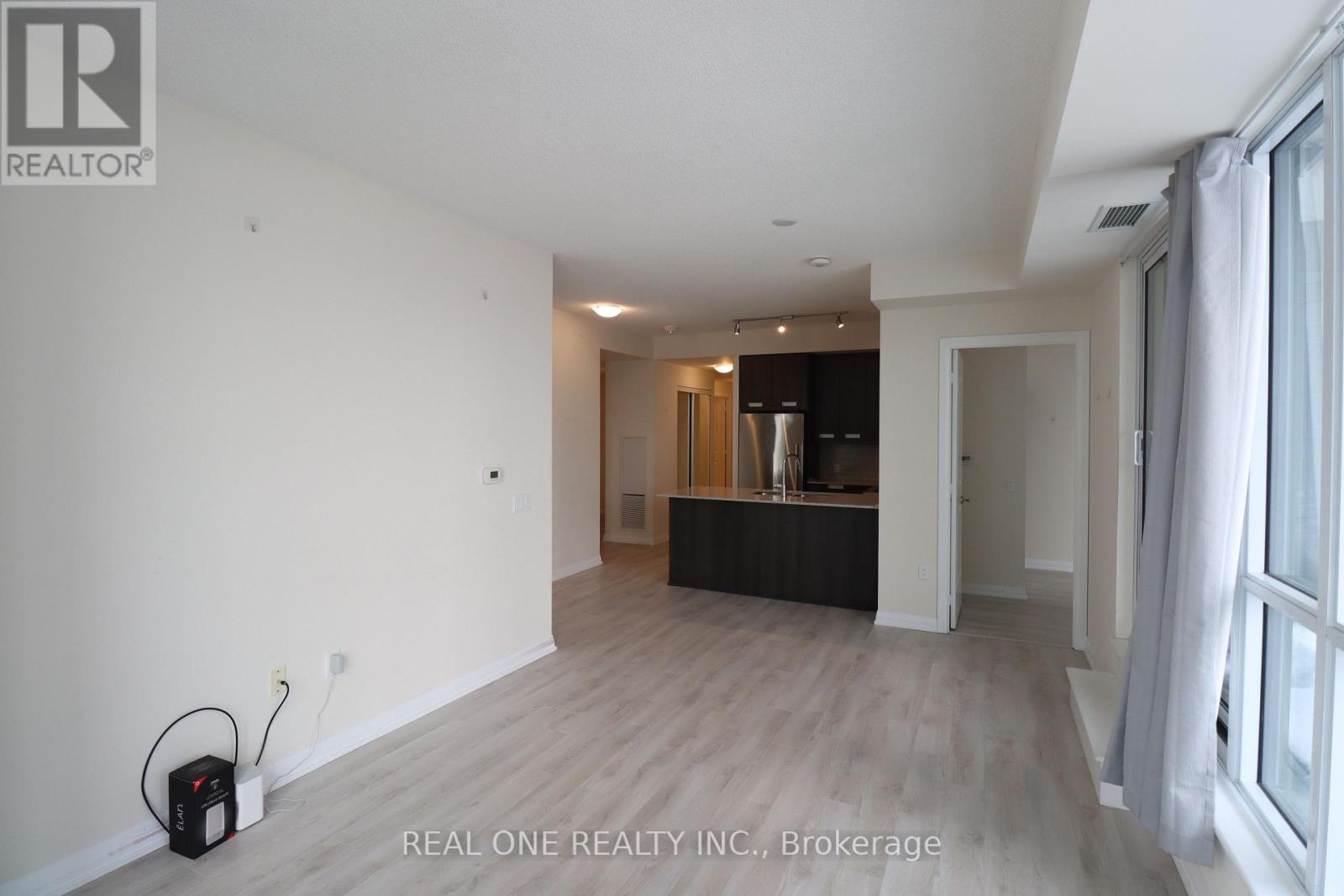 403 - 65 Watergarden Drive, Mississauga, Ontario  L5R 1B2 - Photo 10 - W12948646
