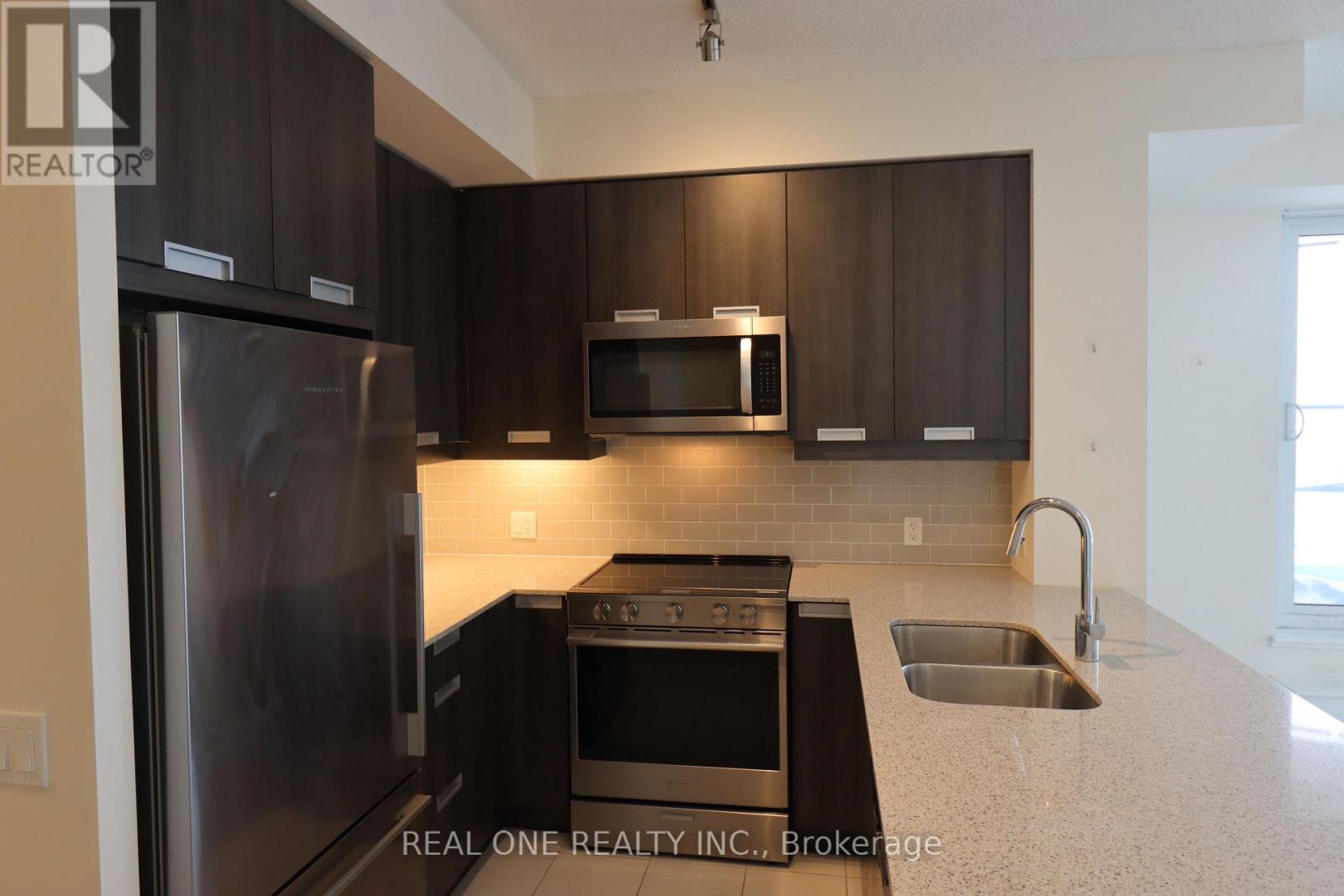 403 - 65 Watergarden Drive, Mississauga, Ontario  L5R 1B2 - Photo 11 - W12948646