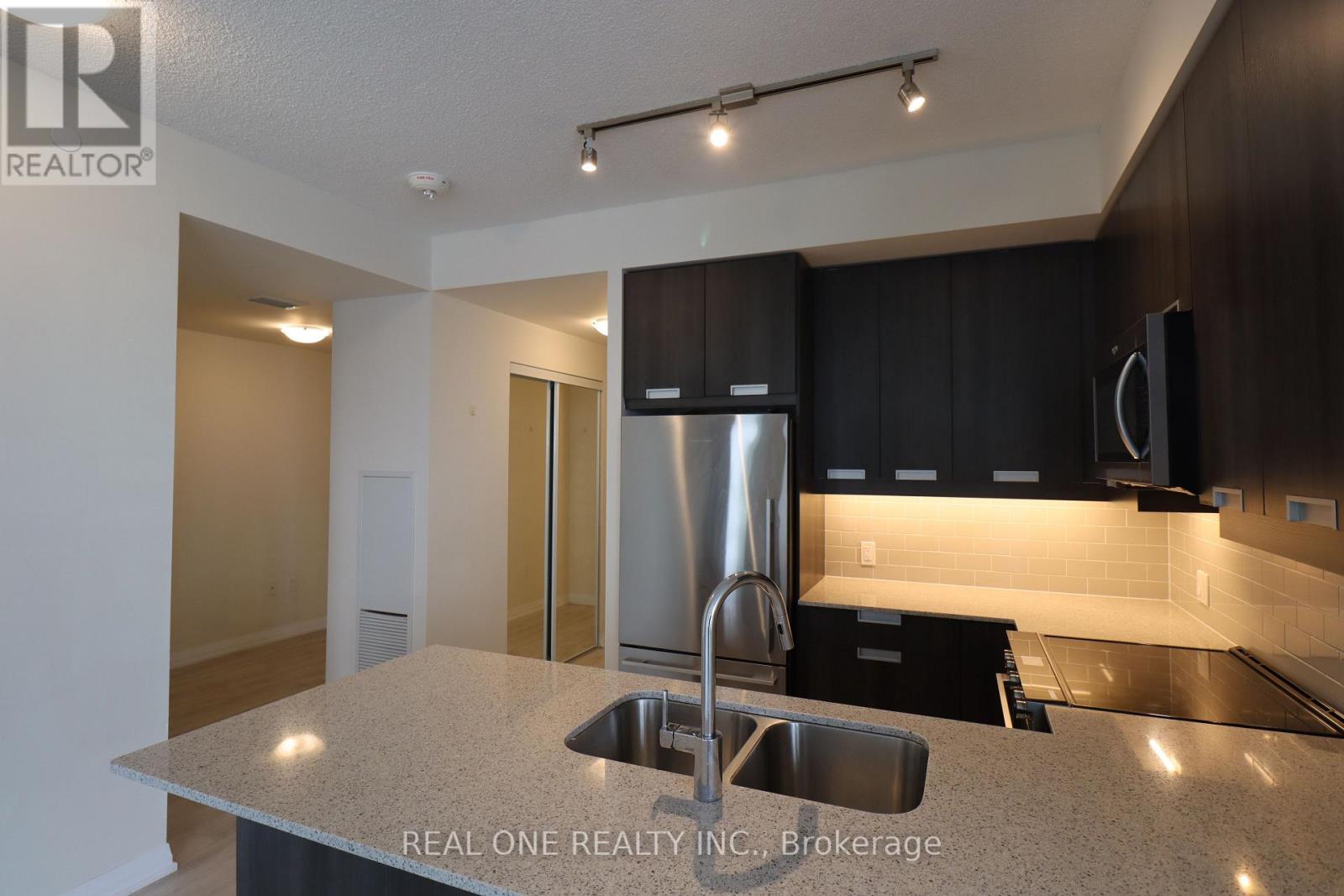 403 - 65 Watergarden Drive, Mississauga, Ontario  L5R 1B2 - Photo 13 - W12948646