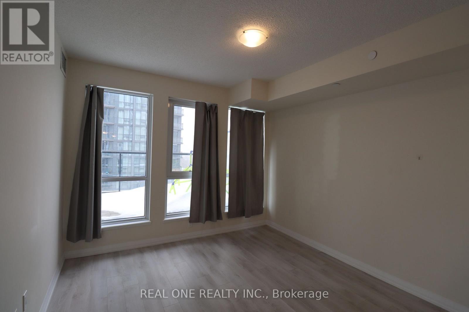 403 - 65 Watergarden Drive, Mississauga, Ontario  L5R 1B2 - Photo 14 - W12948646