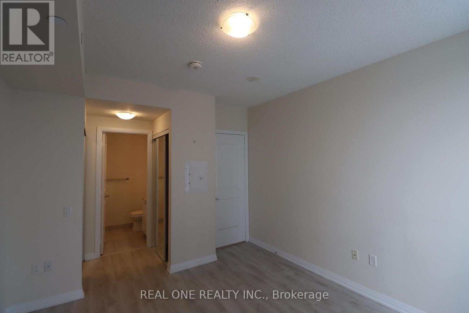 403 - 65 Watergarden Drive, Mississauga, Ontario  L5R 1B2 - Photo 15 - W12948646