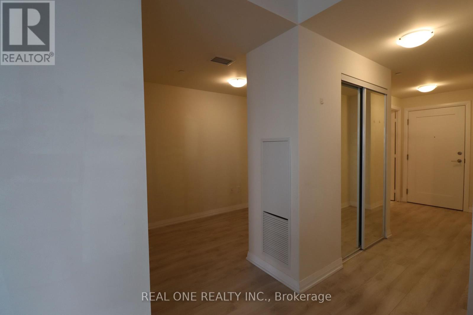 403 - 65 Watergarden Drive, Mississauga, Ontario  L5R 1B2 - Photo 7 - W12948646